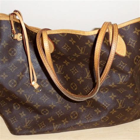 louis vuitton selling fake bags in their store|louis vuitton bag scam.